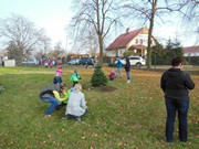 Výsadba u MŠ 2015 - sponzorováno firmou PAJR s.r.o.Vlkava